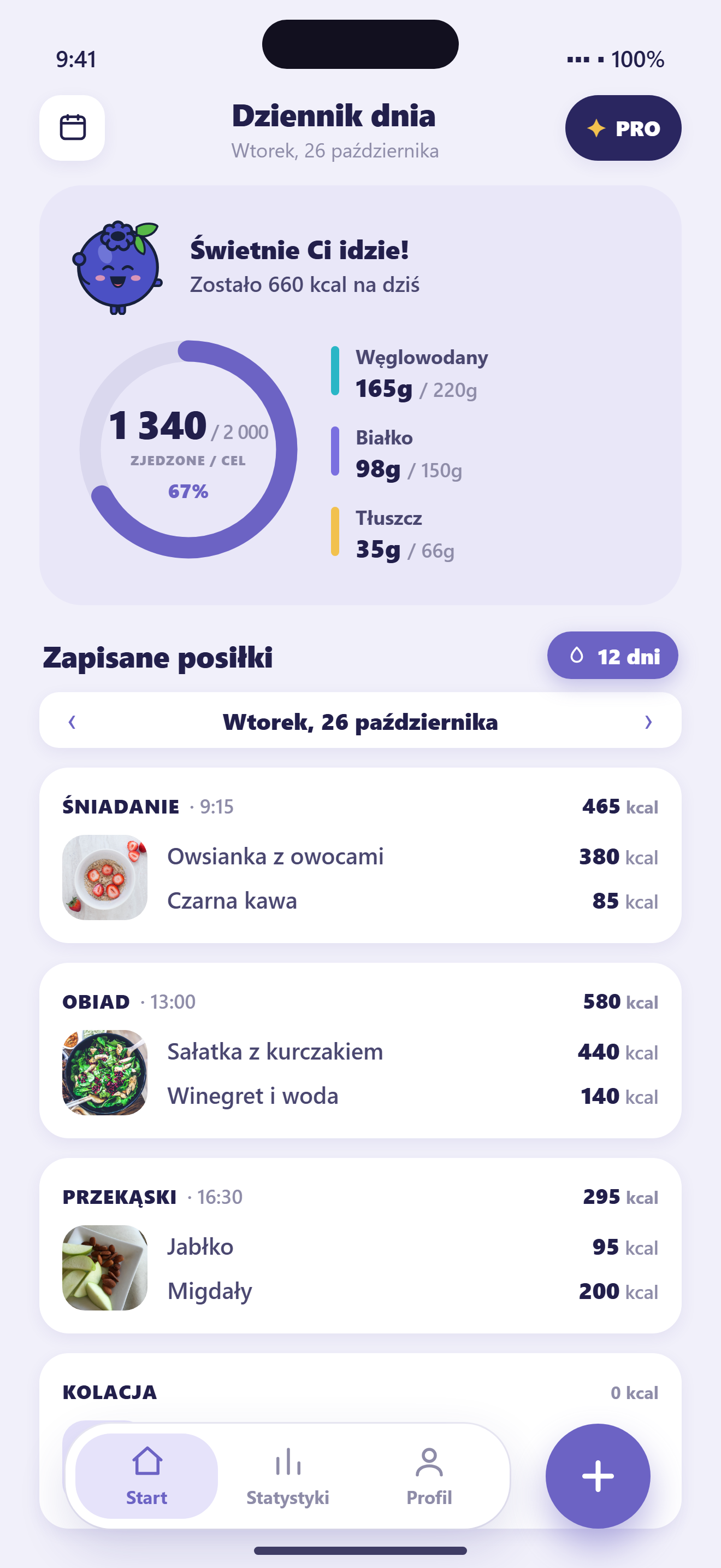 Dziennik Calmy z kołem postępu kalorii i zapisanymi posiłkami
